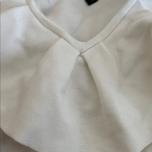 Express Cream Ruffle Blouse - Picture 4 of 4